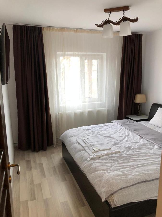 Page2 Apartament Apartment Targoviste Luaran gambar